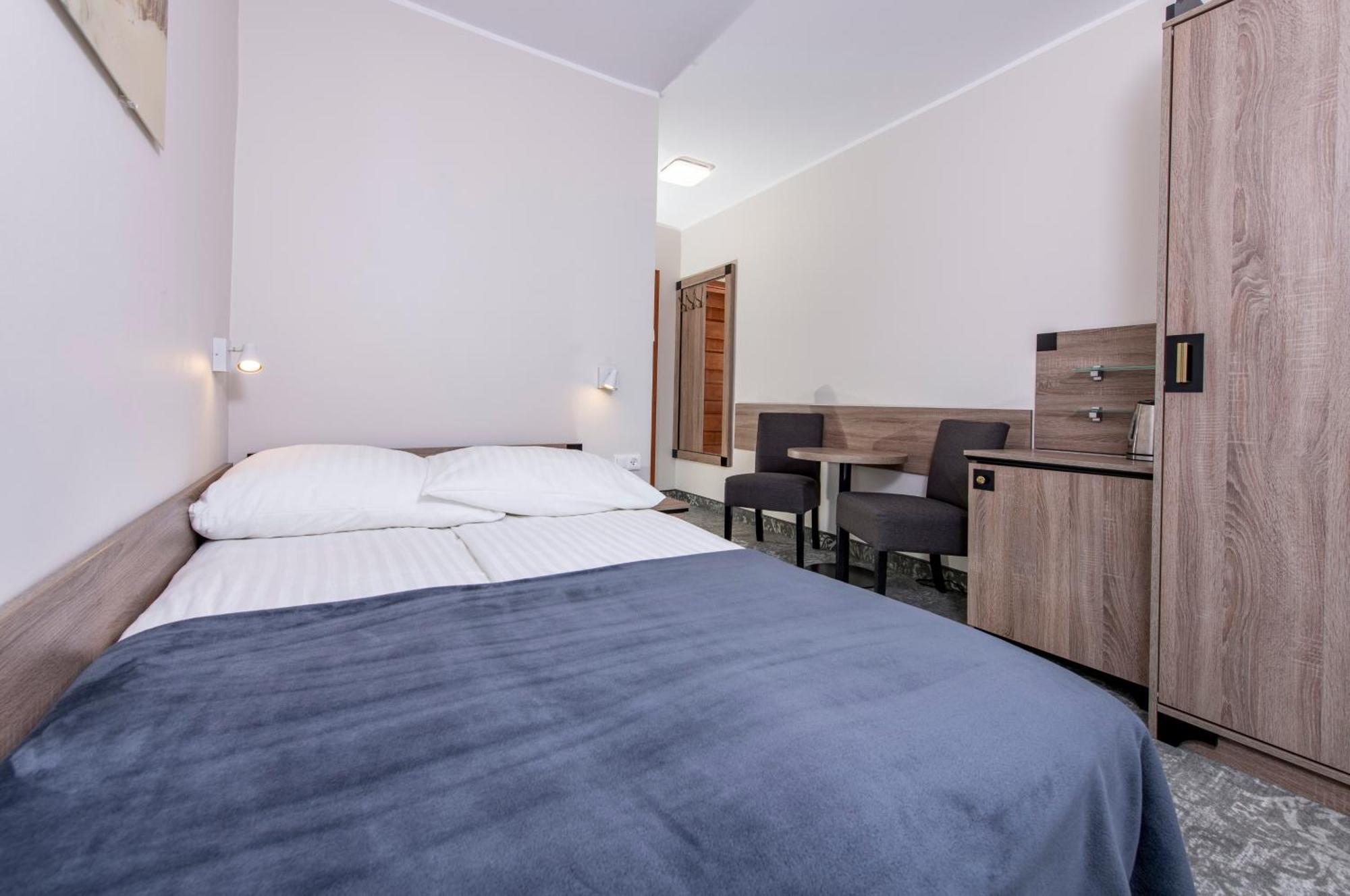 Domki, Apartamenty I Restauracja Wloczega Gąski Exterior foto