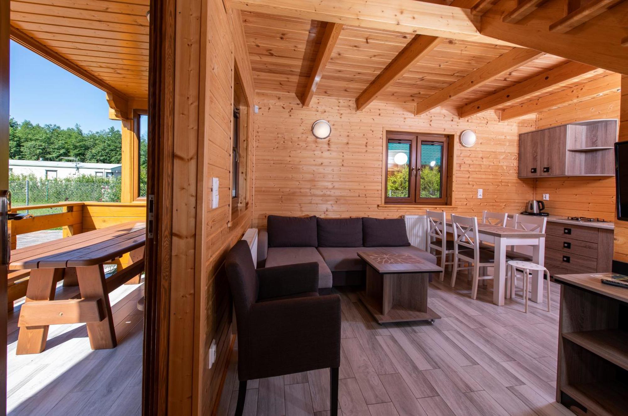 Domki, Apartamenty I Restauracja Wloczega Gąski Exterior foto